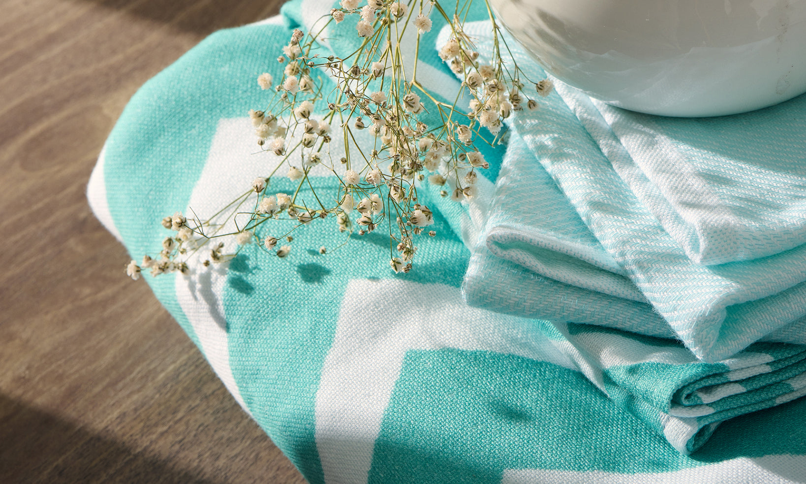 Mindful Living with Oodaii: How Home Textiles Enhance Well-Being