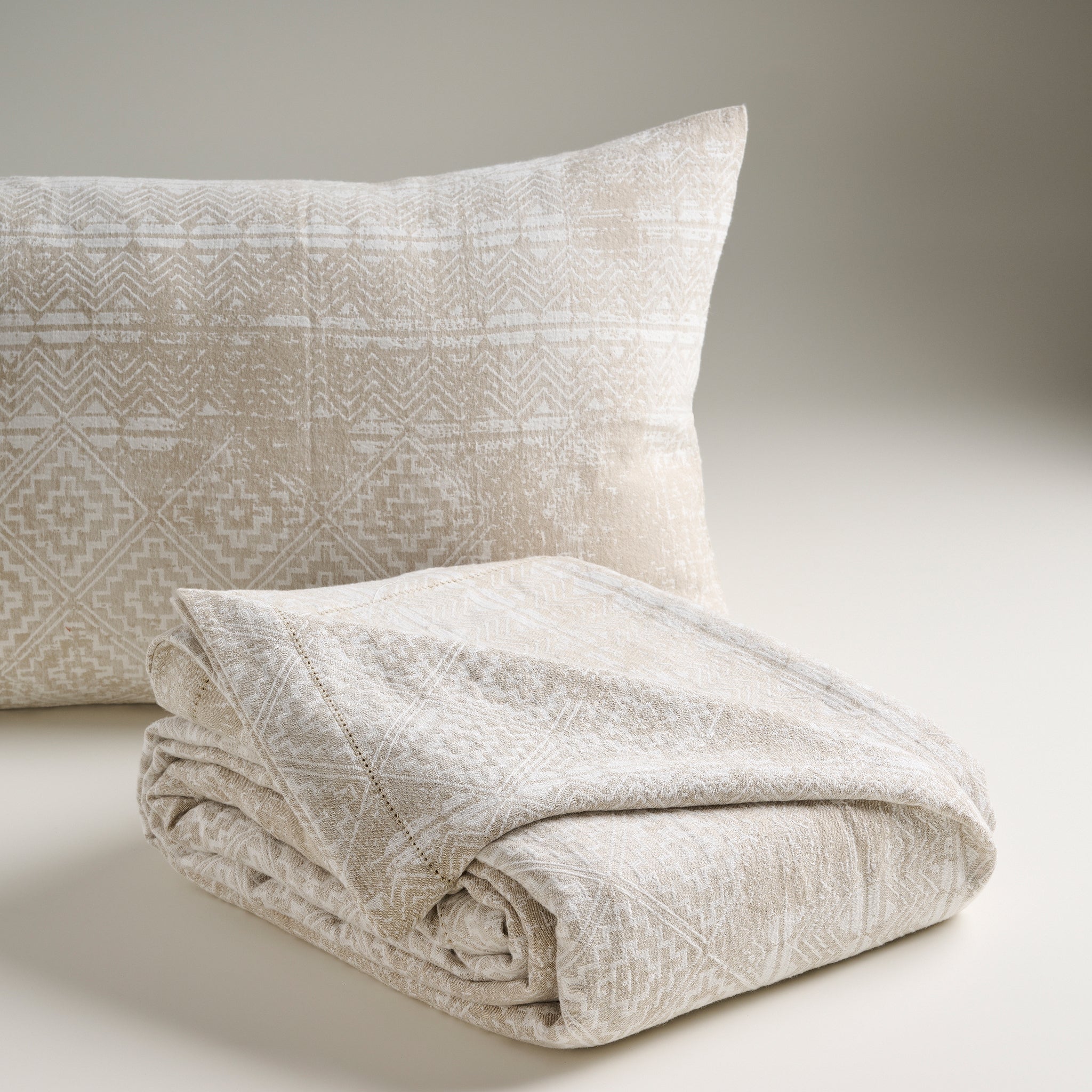 Antique Lace Birch | Cotton Bamboo | Jacquard | Bed Cover